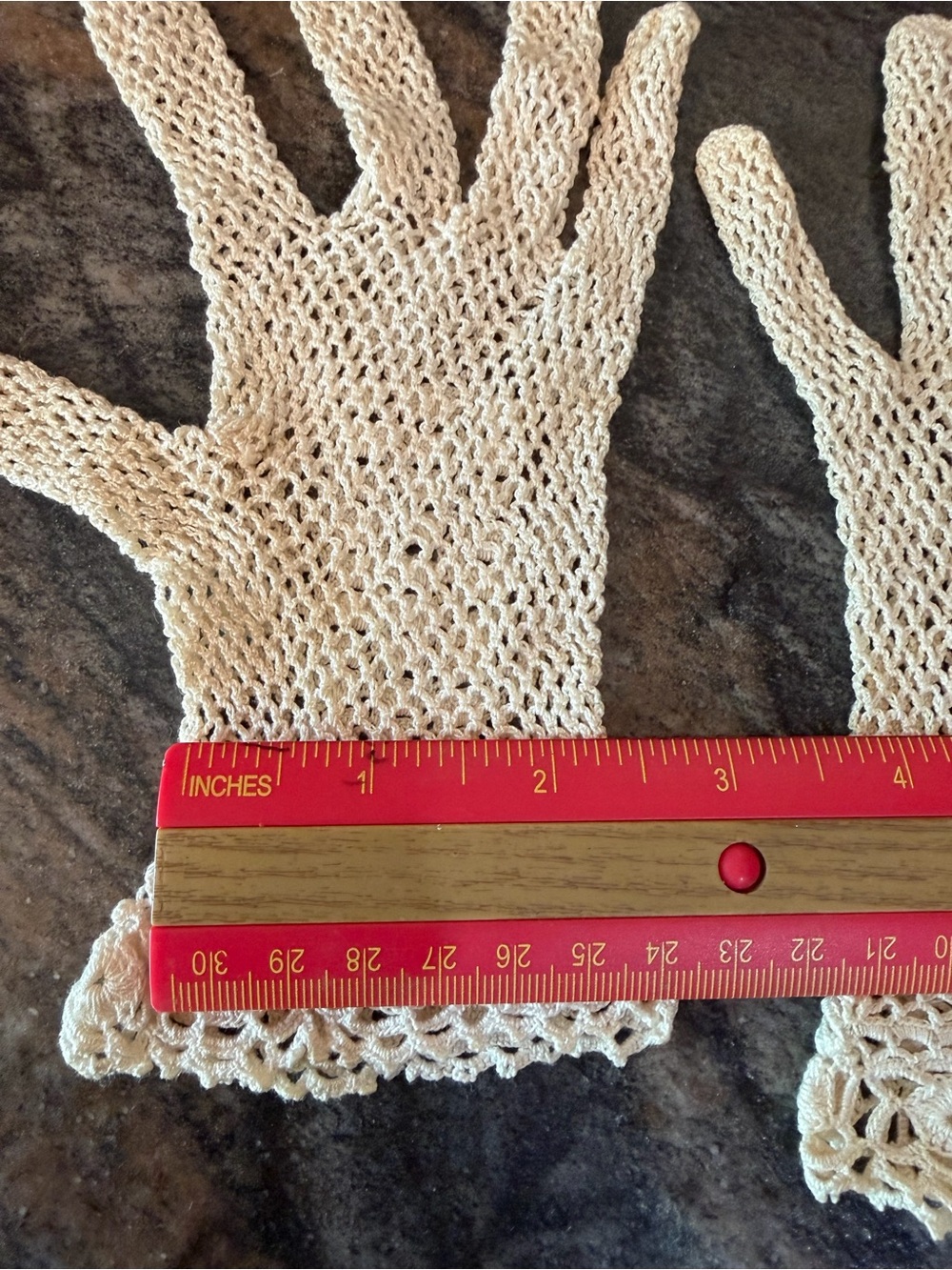 Hand-Crocheted Lace Gloves in Cream — Elegant Women's Accessory VINTAGE - Picture 7 of 8